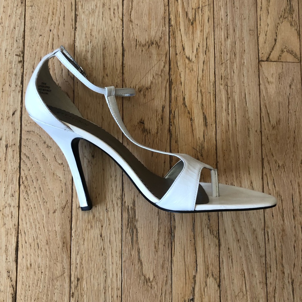 NWOT Guess Elegant White Heeled Sandals
